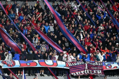 hinchada san lorenzo contra los jugadores