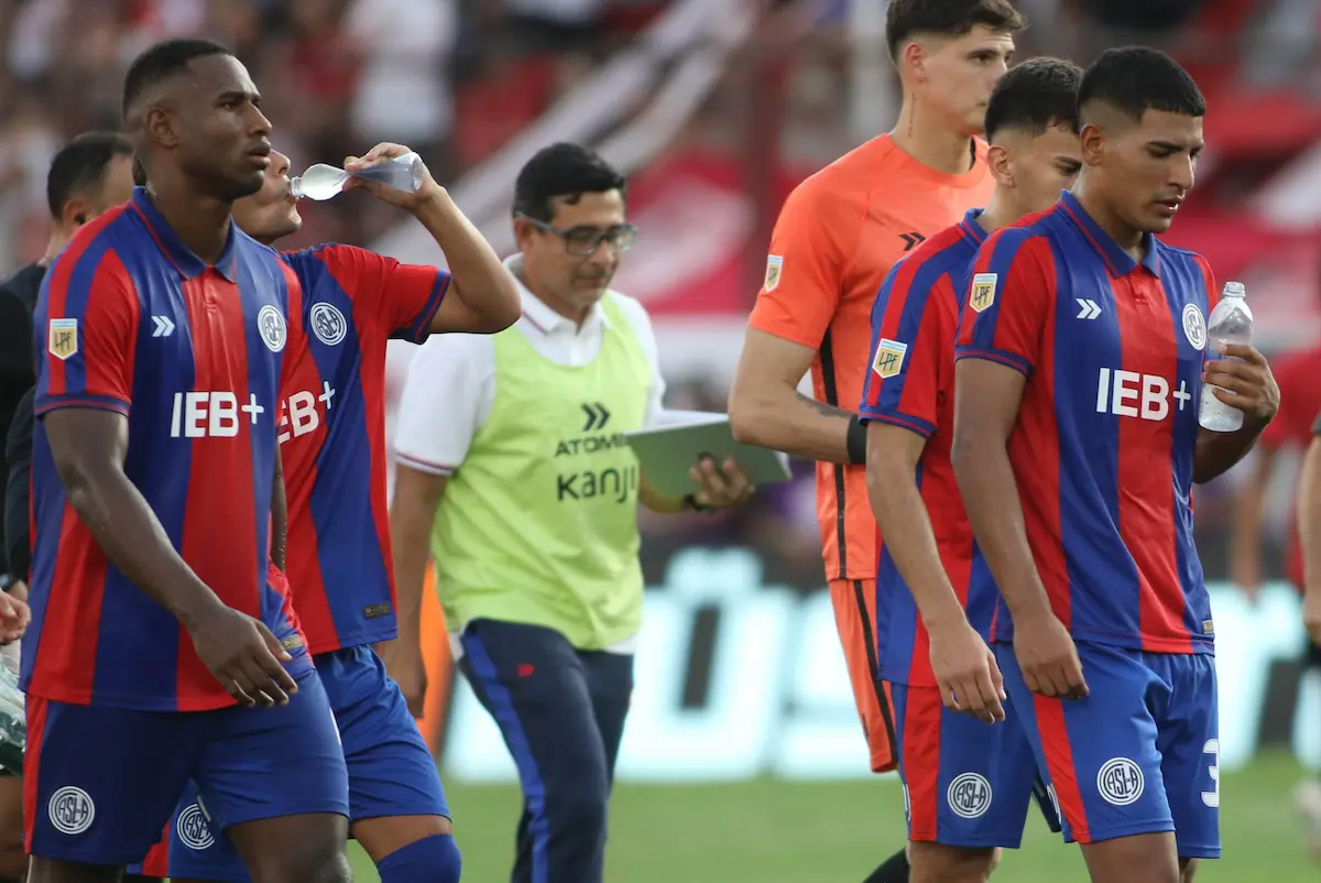 La preocupante racha negativa que San Lorenzo no puede cortar en los clásicos 1 Jhohan Romaña