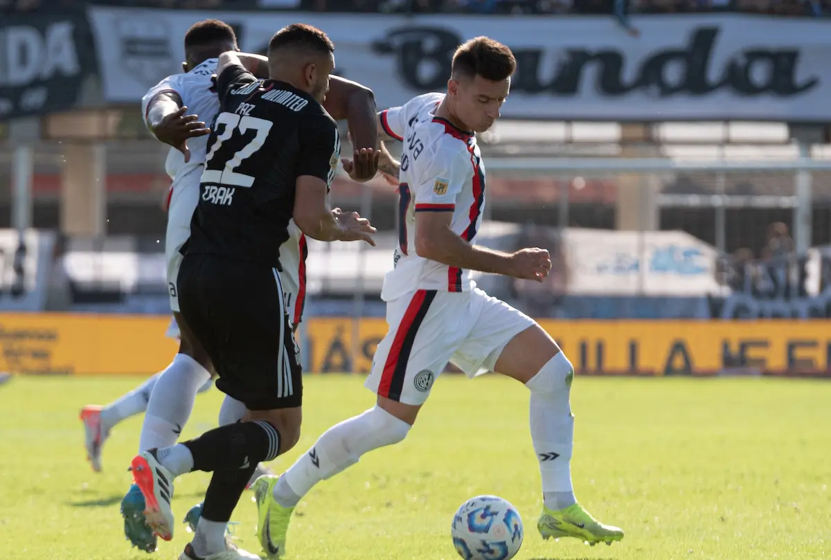 Malcom Braida durante el partido de San Lorenzo vs. RIestra