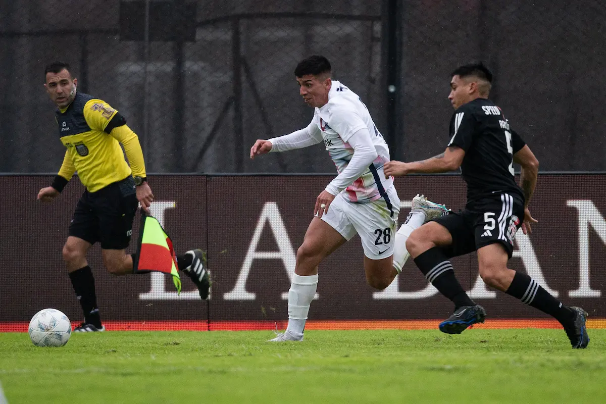San Lorenzo visita a Riestra: el antecedente, la actualidad del rival y un dato curioso 1 Alexis Cuello vs. Riestra, en el primer partido del historial entre San Lorenzo y el Malevo