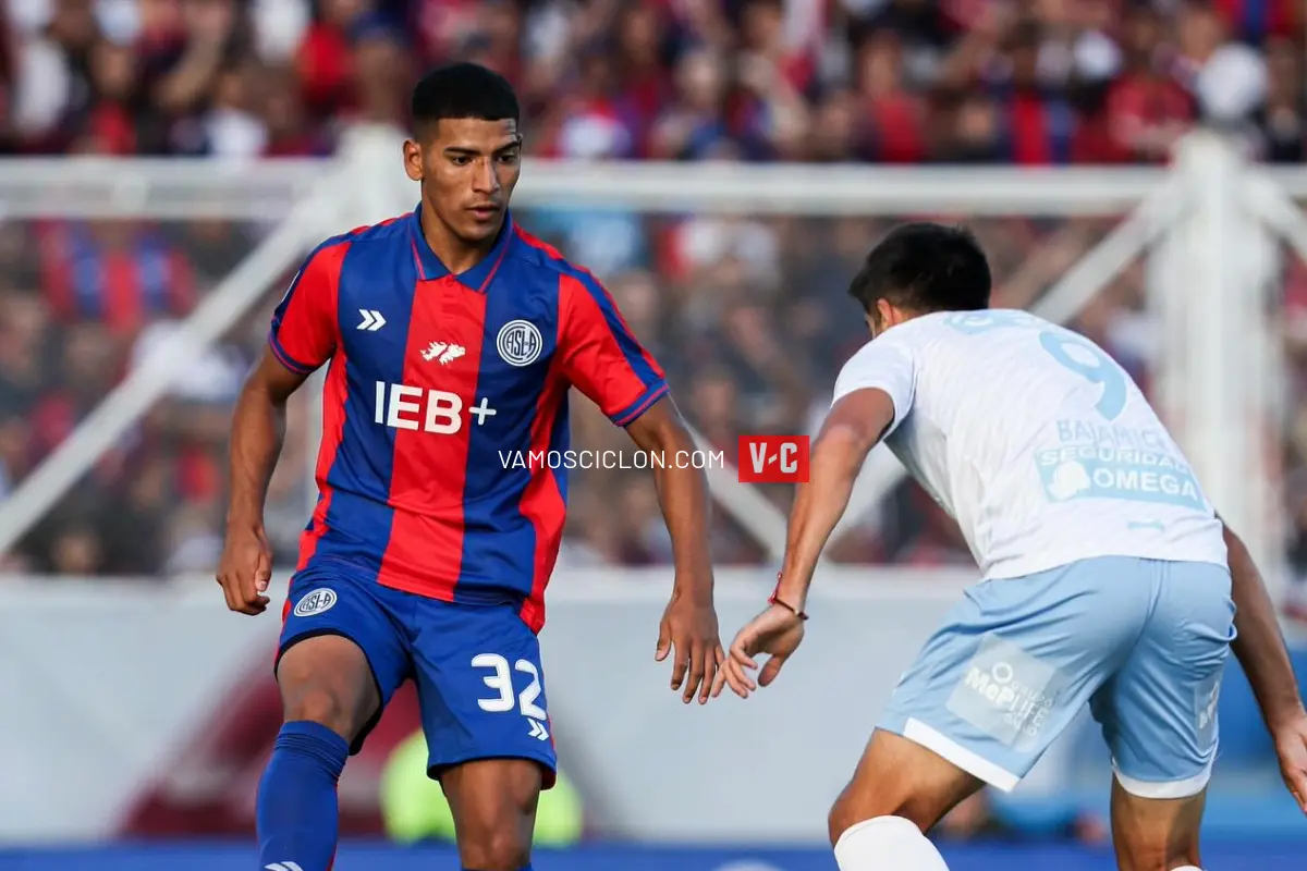 Ezequiel Herrera jugando su partido contra Atlético Tucumán