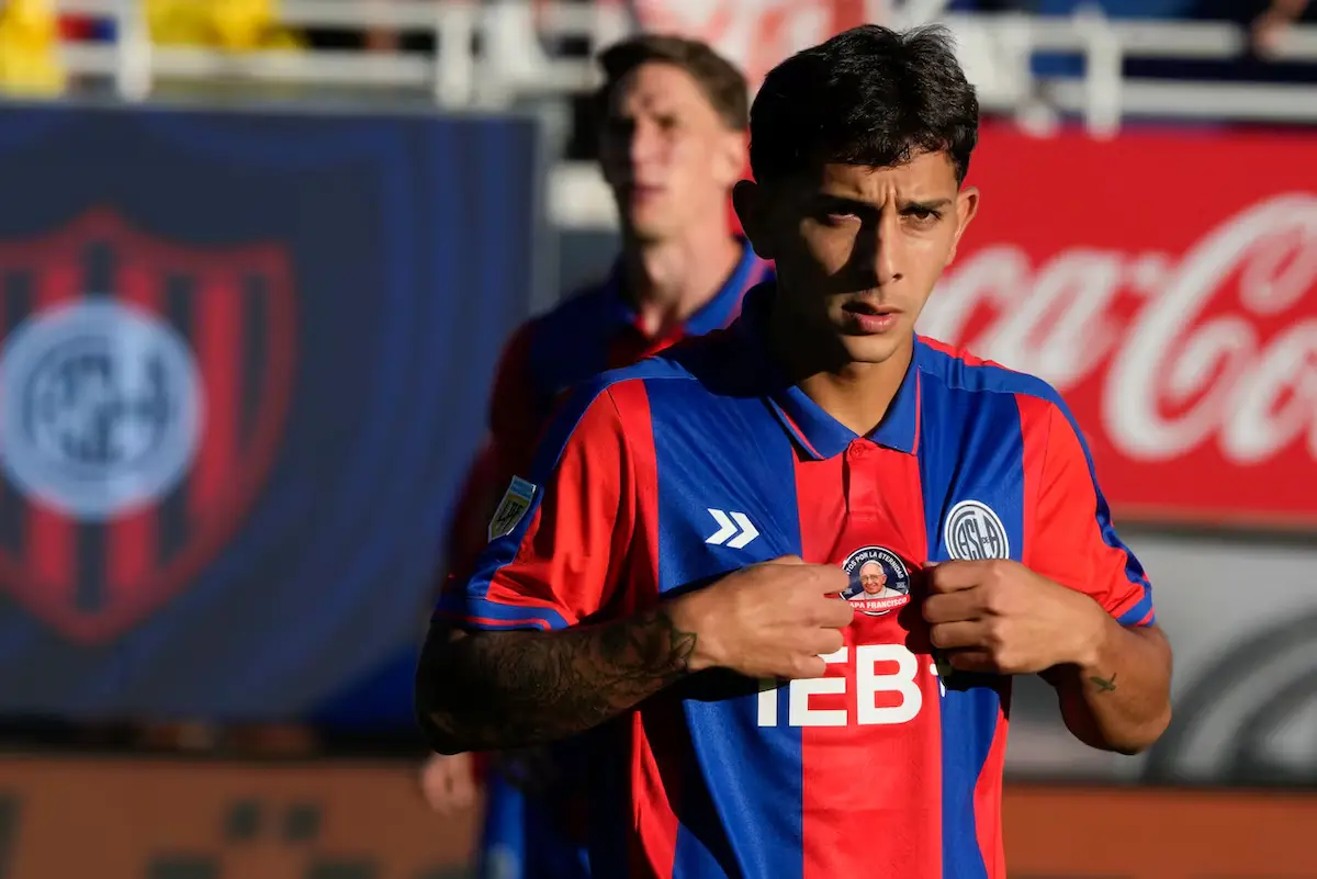 Elián Irala durante el San Lorenzo vs. Rosario Central de la fecha 15 del Torneo Apertura