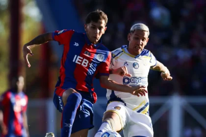 Elián Irala y Enzo Copetti durante el San Lorenzo vs. Rosario Central de la fecha 15 del Torneo Apertura