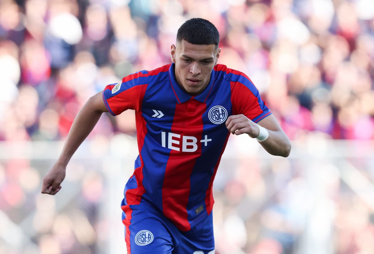 Elías Báez en el partido de octavos de final contra Tigre