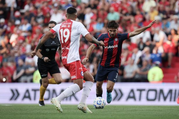Ezequiel Cerutti en el partido de San Lorenzo con Argentinos en La Paternal