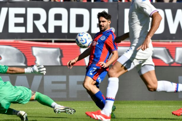 Ezequiel Cerutti encara a Zenobia y define antes del gol de Vombergar