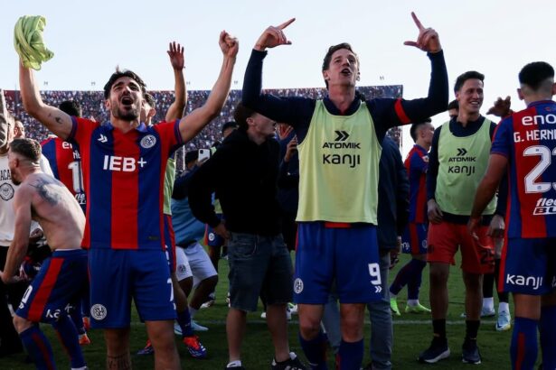 El festejo de los jugadores de San Lorenzo al clasificar a los cuartos de final