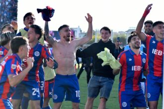 Muniain festejando la clasificación de San Lorenzo vs. Tigre
