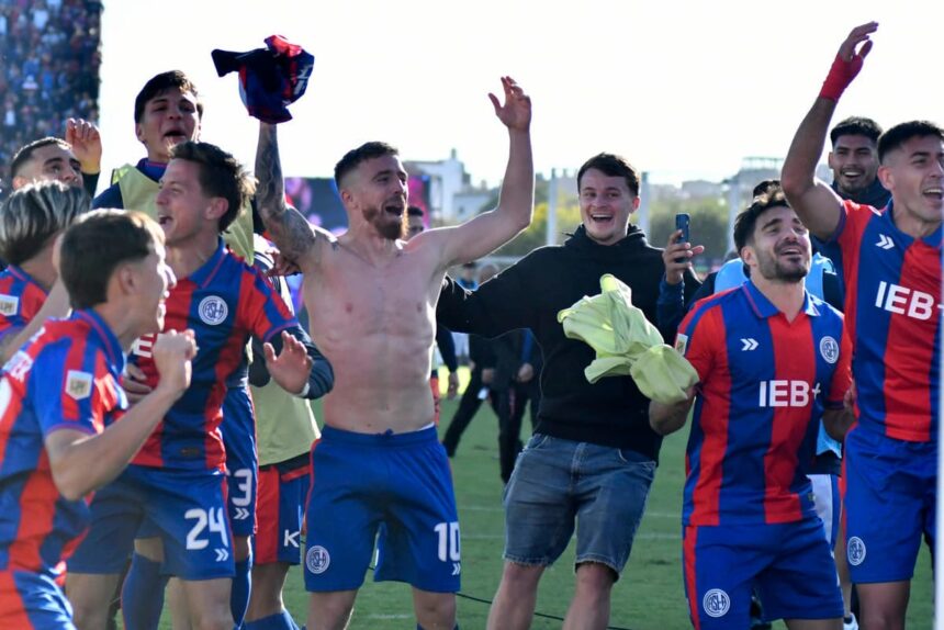 Muniain festejando la clasificación de San Lorenzo vs. Tigre