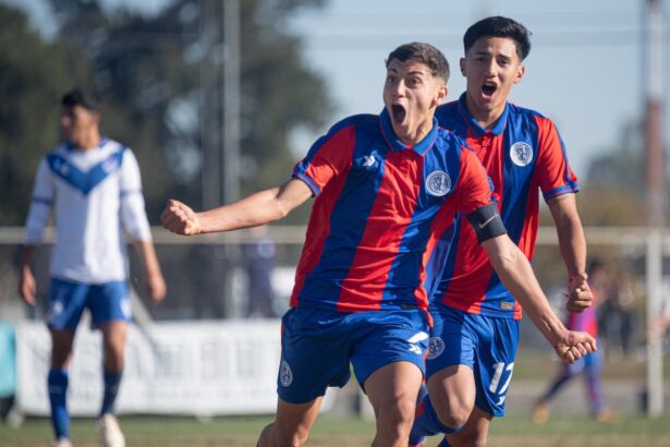 San Lorenzo y Vélez se enfrentaron en Inferiores