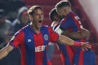 Vombergar en el partido de San Lorenzo con Argentinos