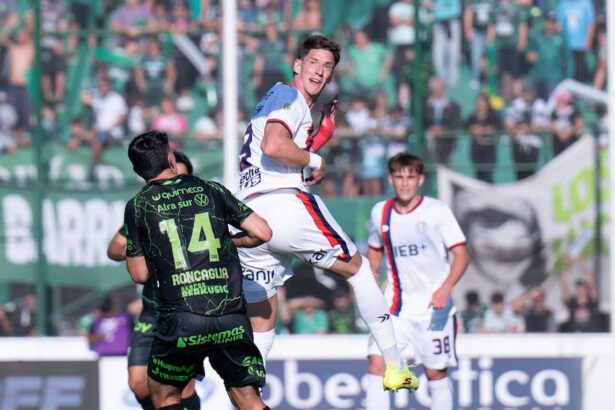 Vombergar en el partido de San Lorenzo con Sarmiento