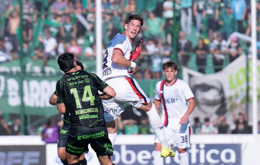 Vombergar en el partido de San Lorenzo con Sarmiento