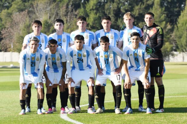 Alejo Rivas fue titular en la Sub 20