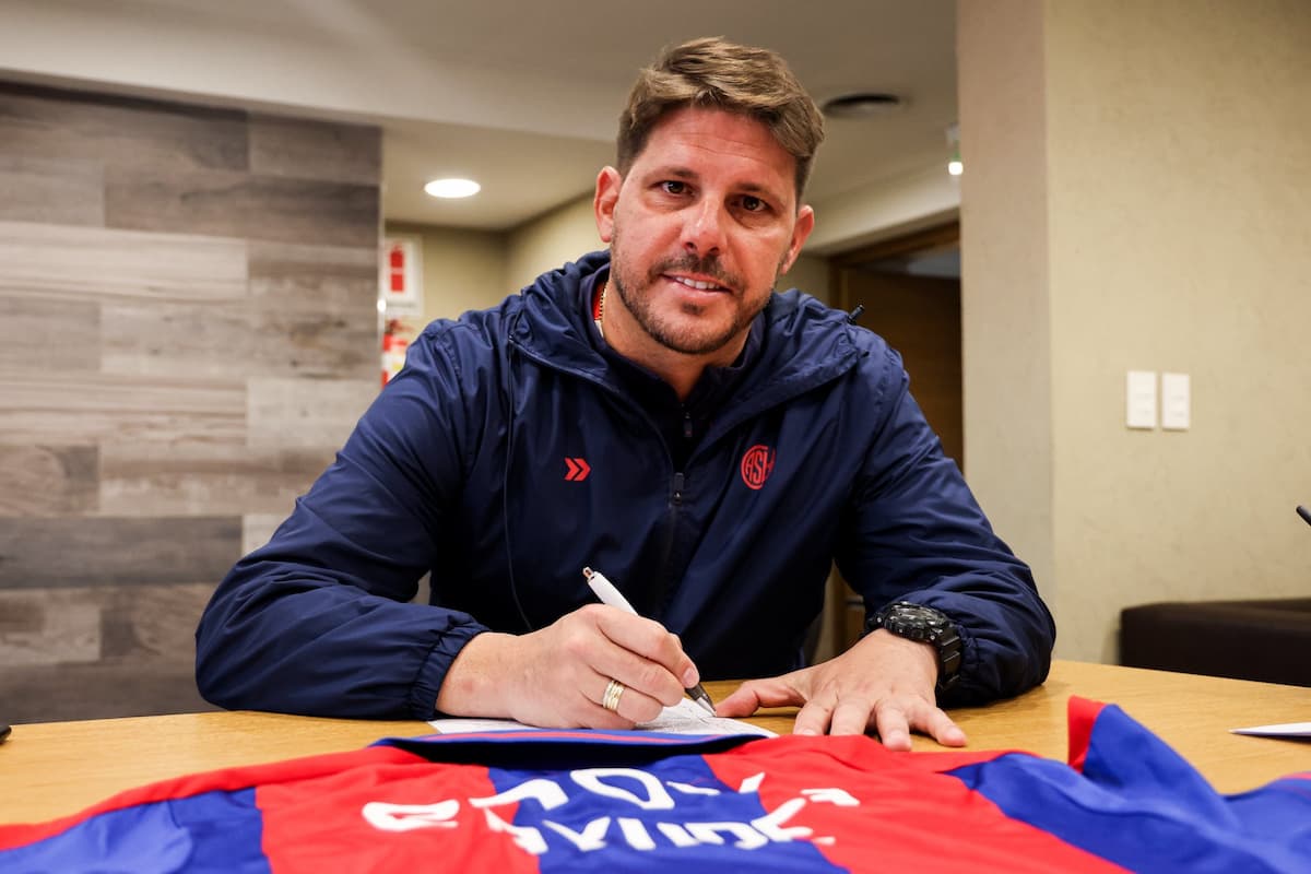 San Lorenzo oficializó a Damián Ayude como nuevo DT: su llegada y lo que viene 1 Damián Ayude es nuevo DT de San Lorenzo