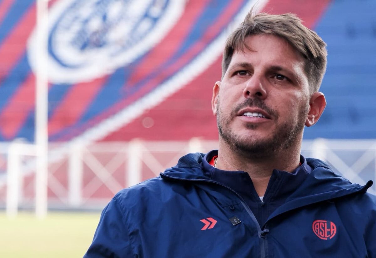 “Queremos pertenecer y dejar algo”: la frase de Ayude que refleja su compromiso con San Lorenzo 1 Damián Ayude mandó un mensaje de unidad a todos en San Lorenzo