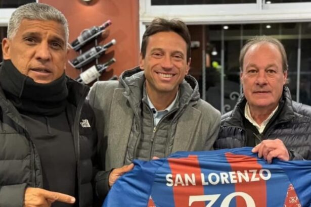 Moretti posó con los campeones del 95