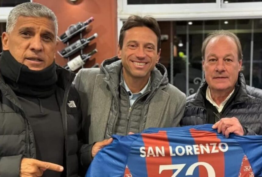 Moretti posó con los campeones del 95