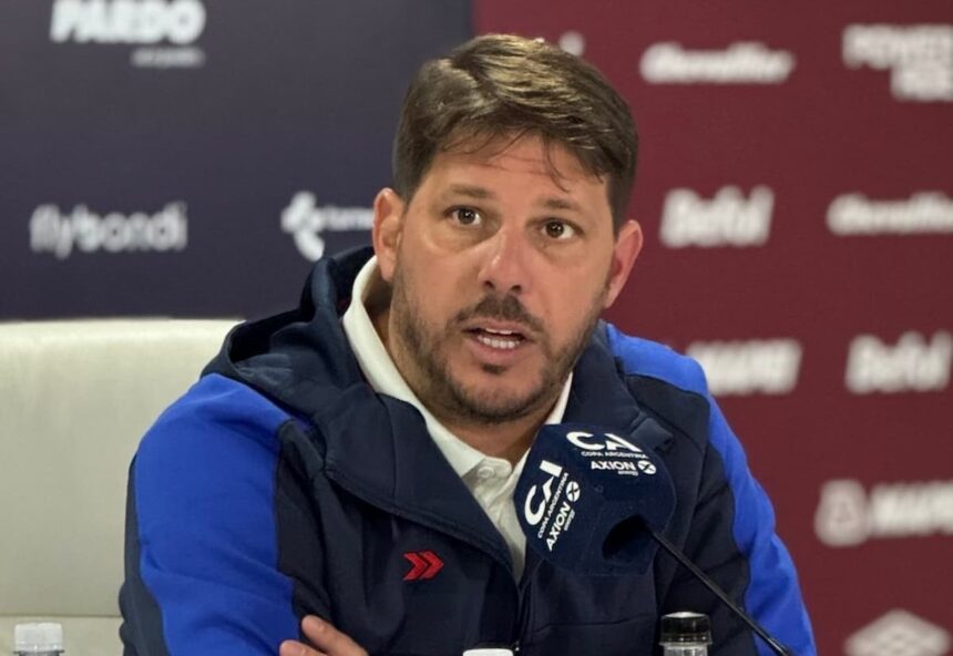Damián Ayude en conferencia de prensa