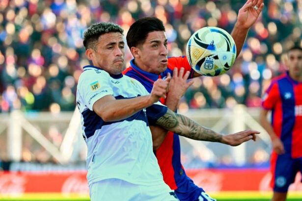 Cuello en el partido con Gimnasia