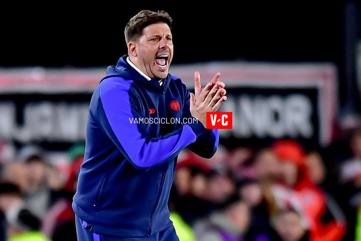Ayude en el clásico contra River en el Monumental