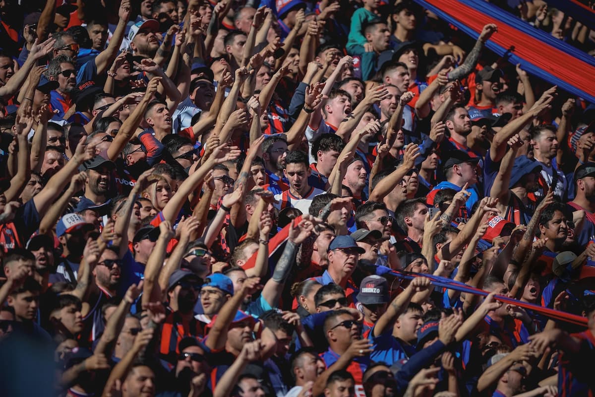 La gente habló: clima caliente en el Nuevo Gasómetro contra Moretti, la CD y Tapia 1 La hinchada de San Lorenzo contra Moretti, la CD y Tapia