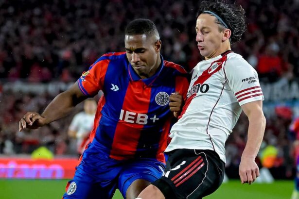 Romaña en el clásico contra River en el Monumental