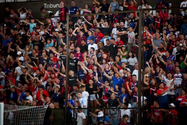 La hinchada de San Lorenzo en la cancha de Platense