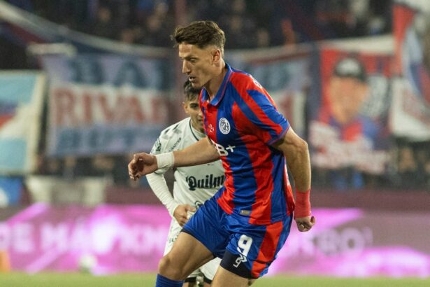Vombergar en el partido con Quilmes