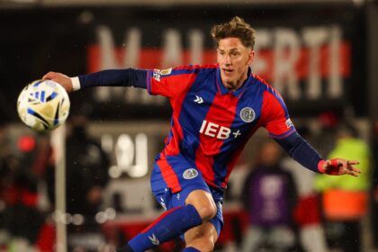 Vombergar en el clásico contra River en el Monumental