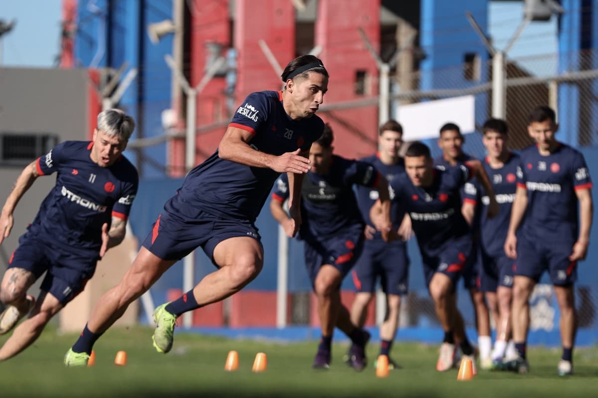Alexis Cuello en la práctica de San Lorenzo