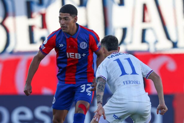 Herrera en el partido con Tigre