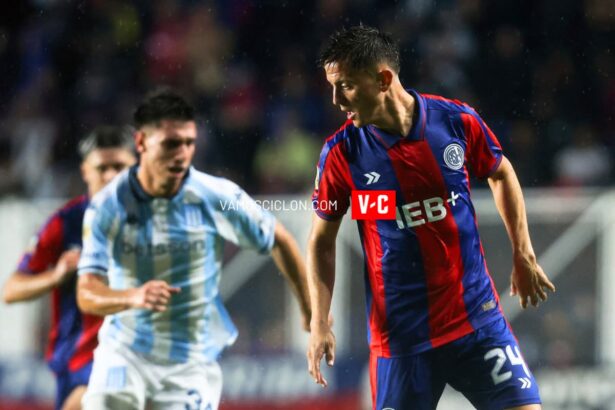 Tripichio en el partido con Racing en el Nuevo Gasómetro