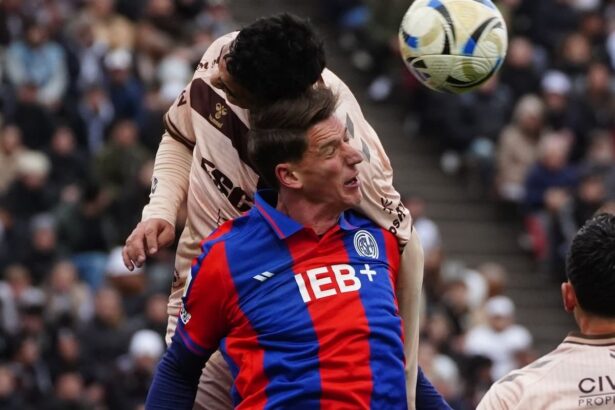 Vombergar en el partido con Platense