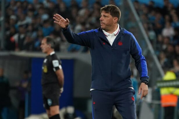Ayude en el clásico contra Racing