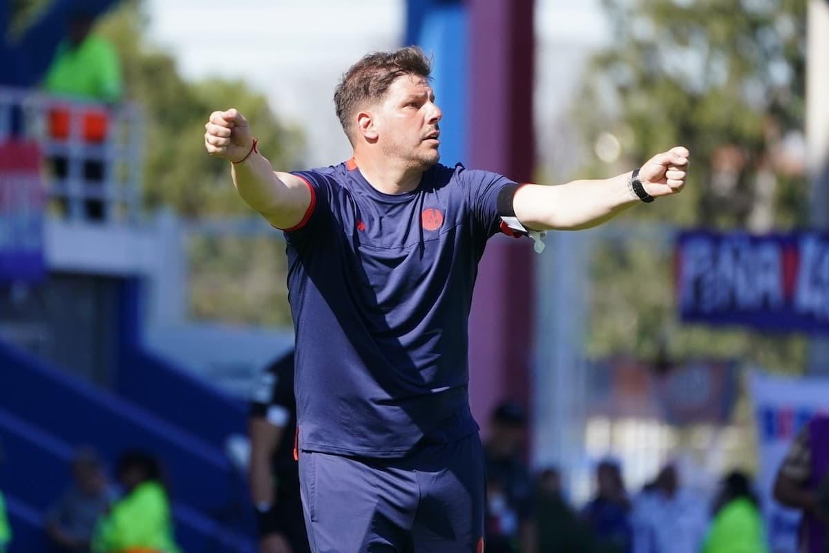 Ayude en el partido contra San Martín de San Juan