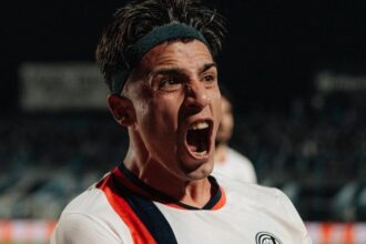 Cuello en el partido con Atlético Tucumán