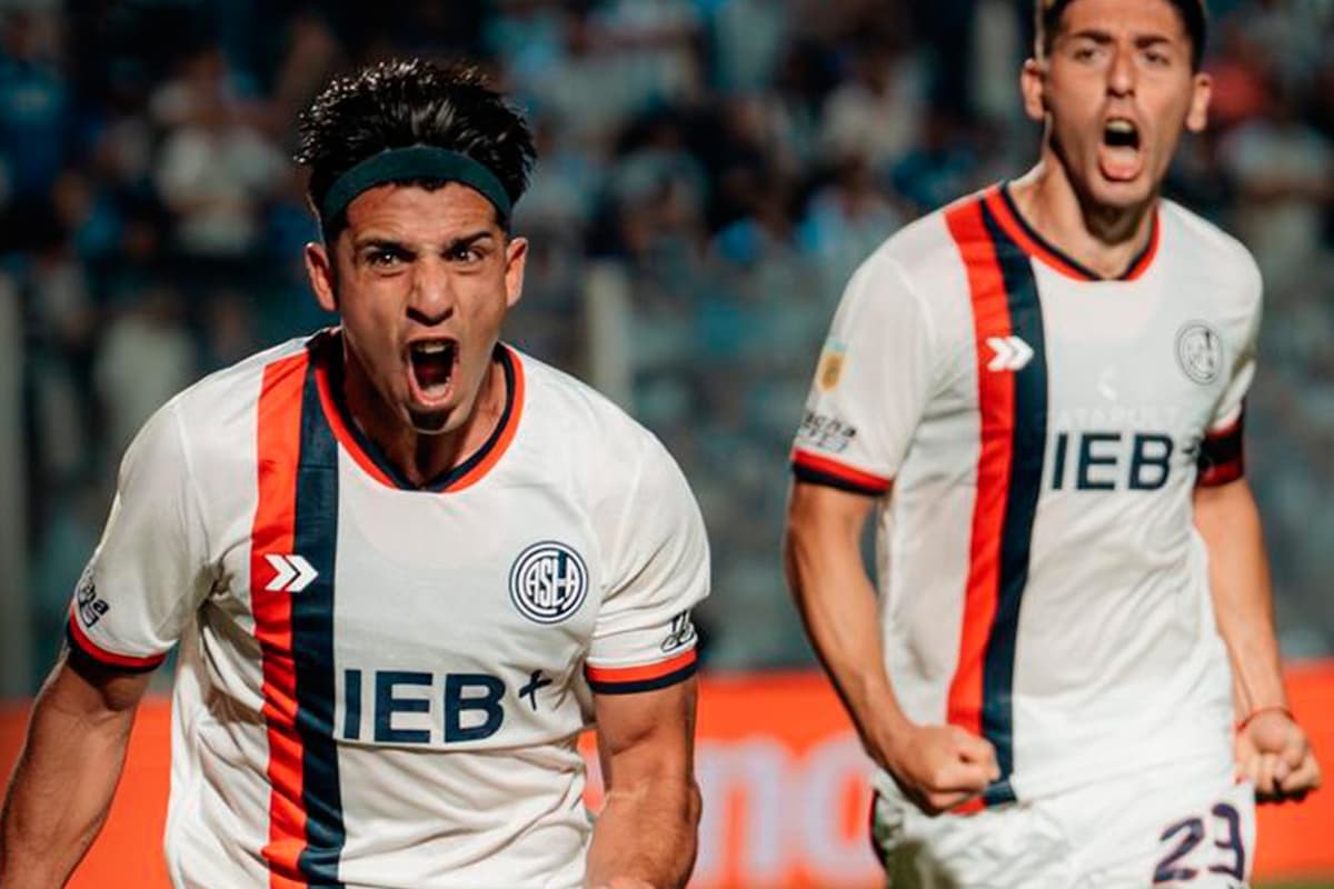 Cuello en el partido con Atlético Tucumán