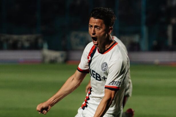 Tripichio en el partido con Atlético Tucumán