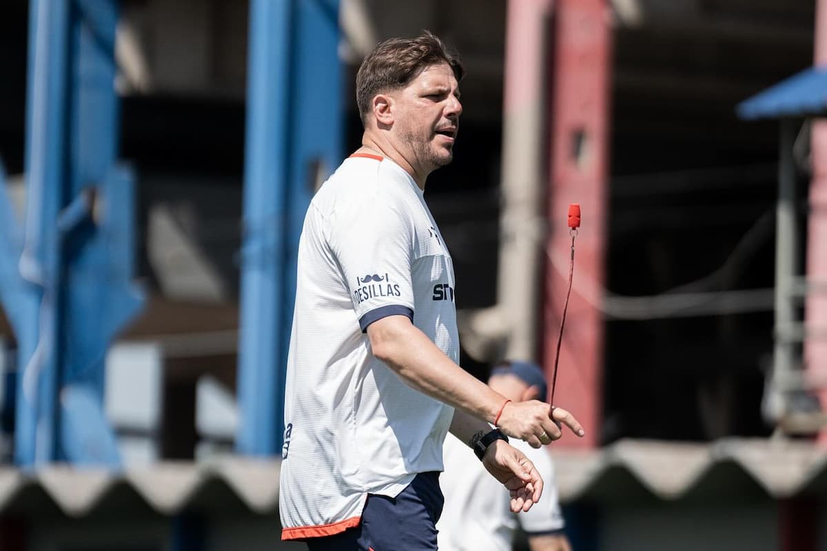 Damián Ayude en la práctica de San Lorenzo