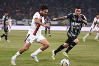 Cerutti en el partido de San Lorenzo con Central Córdoba