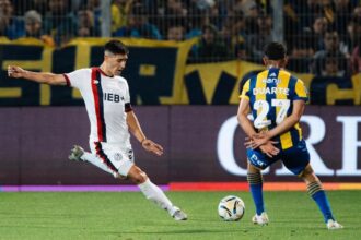 Hernández en el partido de San Lorenzo vs Rosario Central