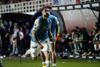 Lucas Pratto en el partido de San Lorenzo con Sarmiento