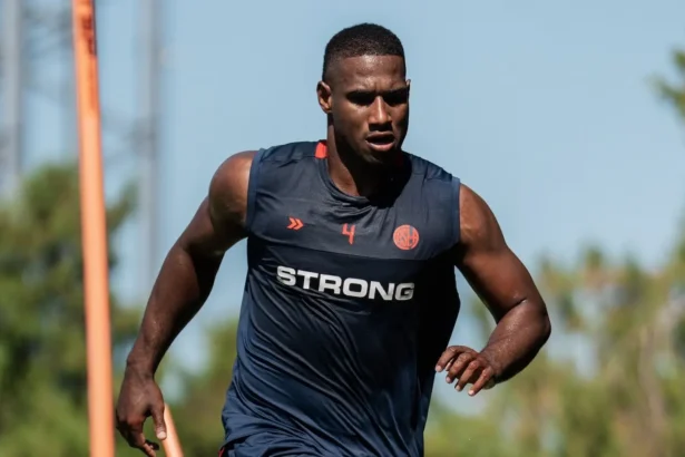 Jhohan Romaña se sumó a la pretemporada de San Lorenzo