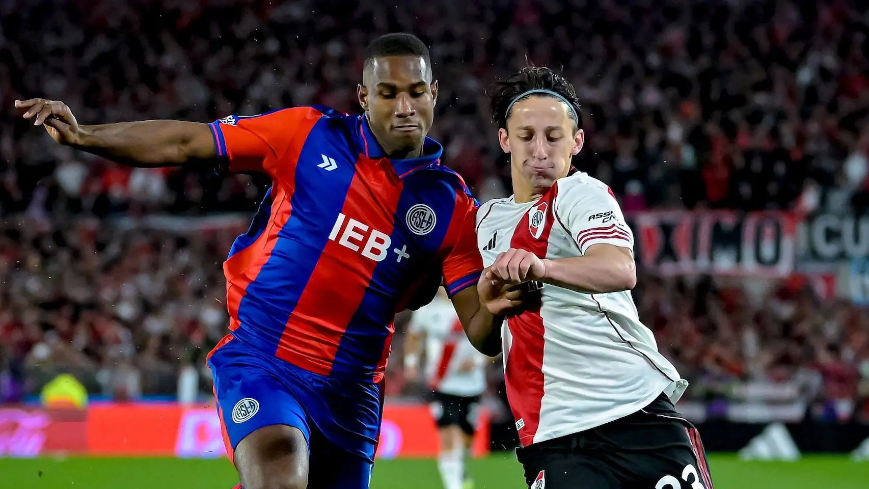 Romaña en la mira de River