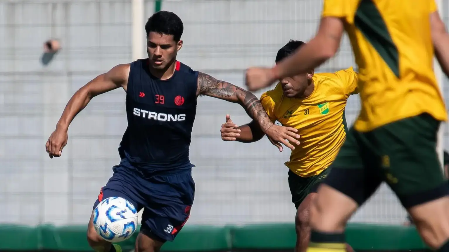 La Reserva de San Lorenzo cerró la pretemporada con una goleada ante Defensa y Justicia 1 Amistoso de la Reserva de San Lorenzo contra Defensa y Justicia