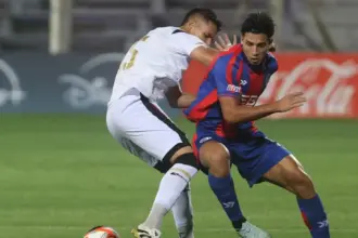 Alexis Cuello en el amistoso de la Serie Río de La Plata