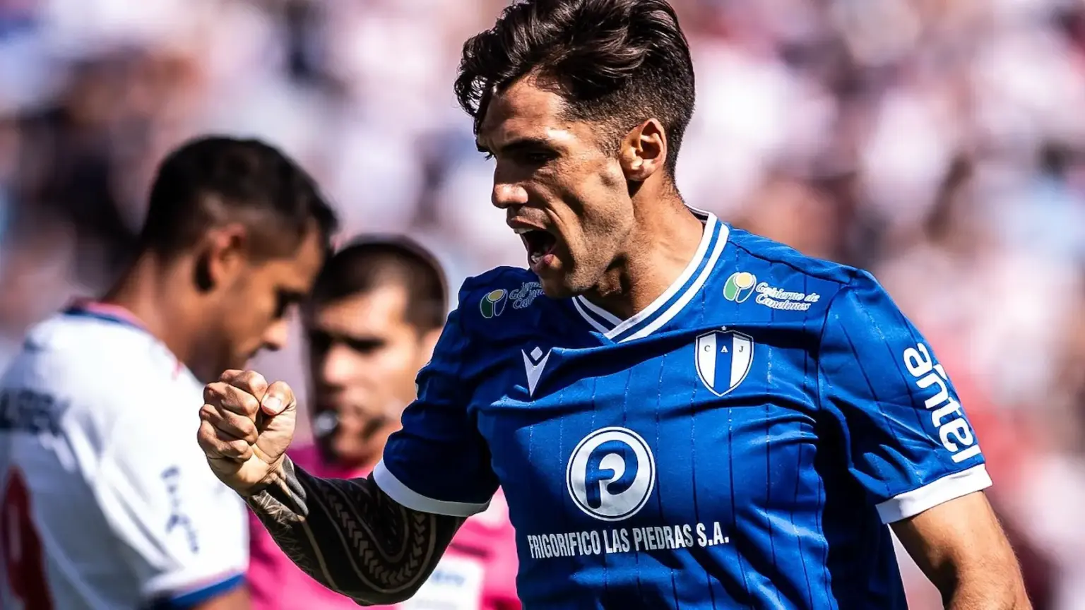 El campeón de América que se postuló para volver y ya está en carpeta: ¿Qué chances reales tiene? 1 Emmanue Mas se postuló y es una posibilidad