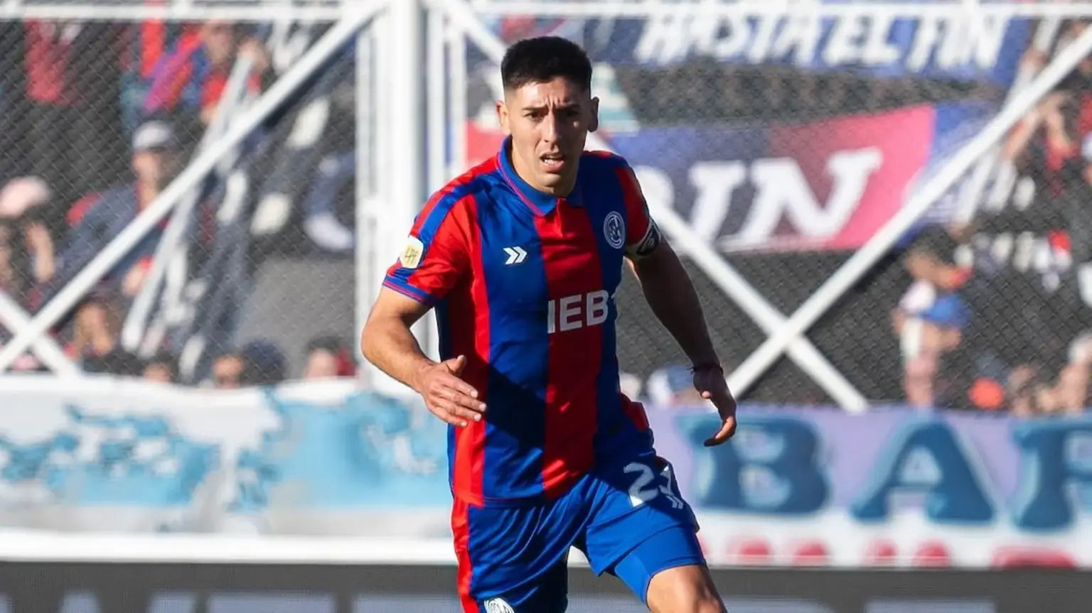 Gastón Hernández habló de los rumores de Boca y fue claro sobre su futuro en San Lorenzo 1 Gastón Hernández en el partido de San Lorenzo vs Central Córdoba