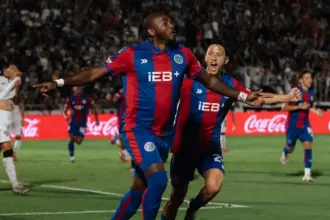 Diego Herazo en el partido de San Lorenzo con Gimnasia de Mendoza